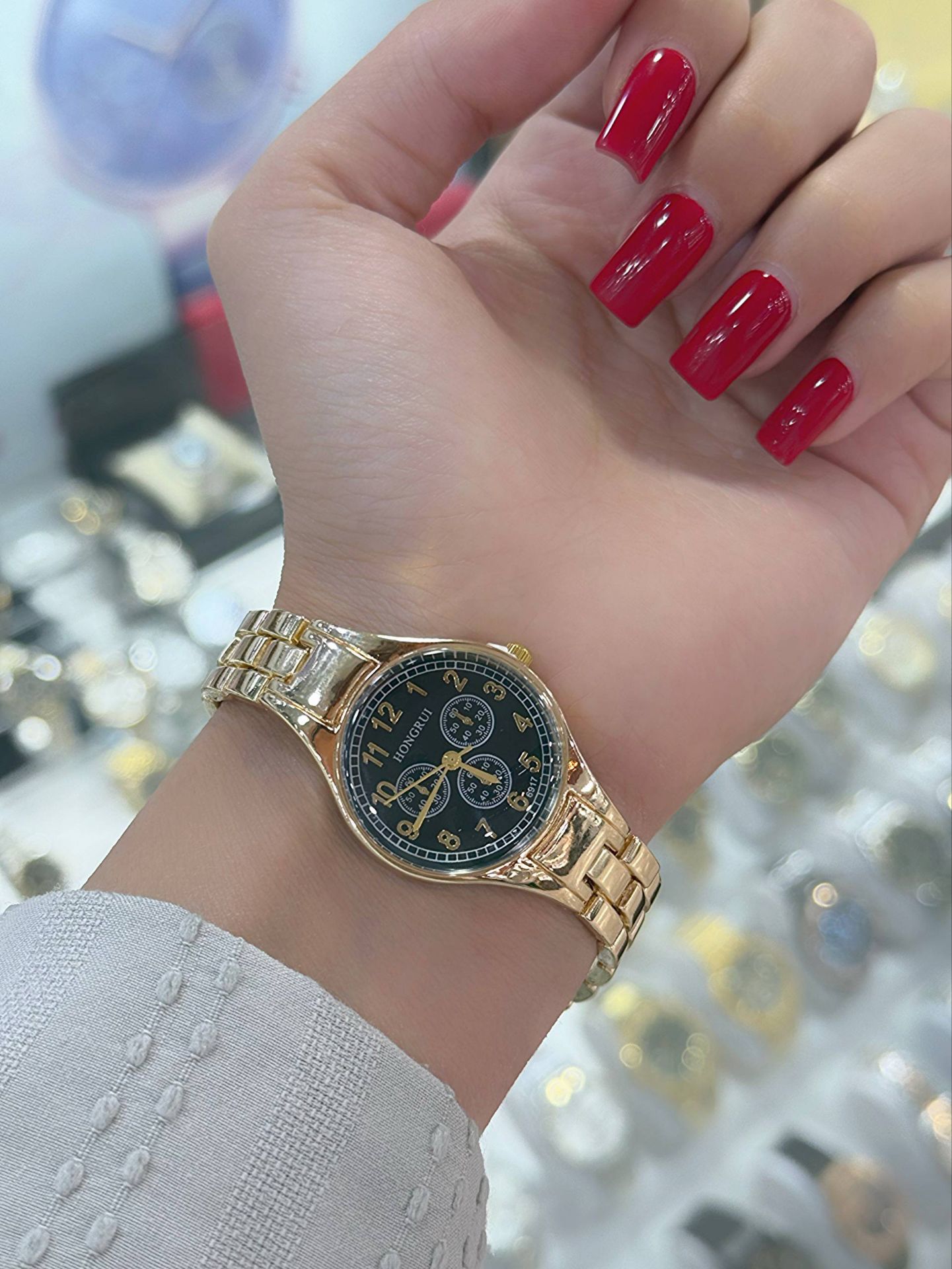 ساعت ظریف زنانه هانگری