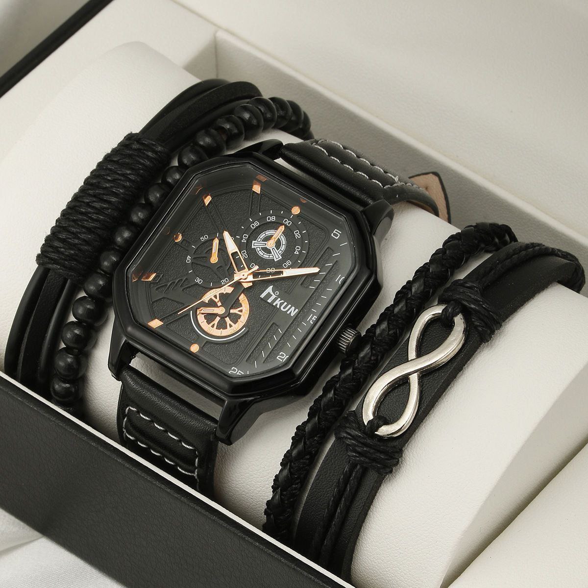☑️cubic  ■new collection   ⌚️ست دستبند و ساعت کوبیک    قفل سگکی موتور کوارتر  بند چرم صنعتی قاب مشکی  طرح کرنوگراف  صفحه  متفاوت