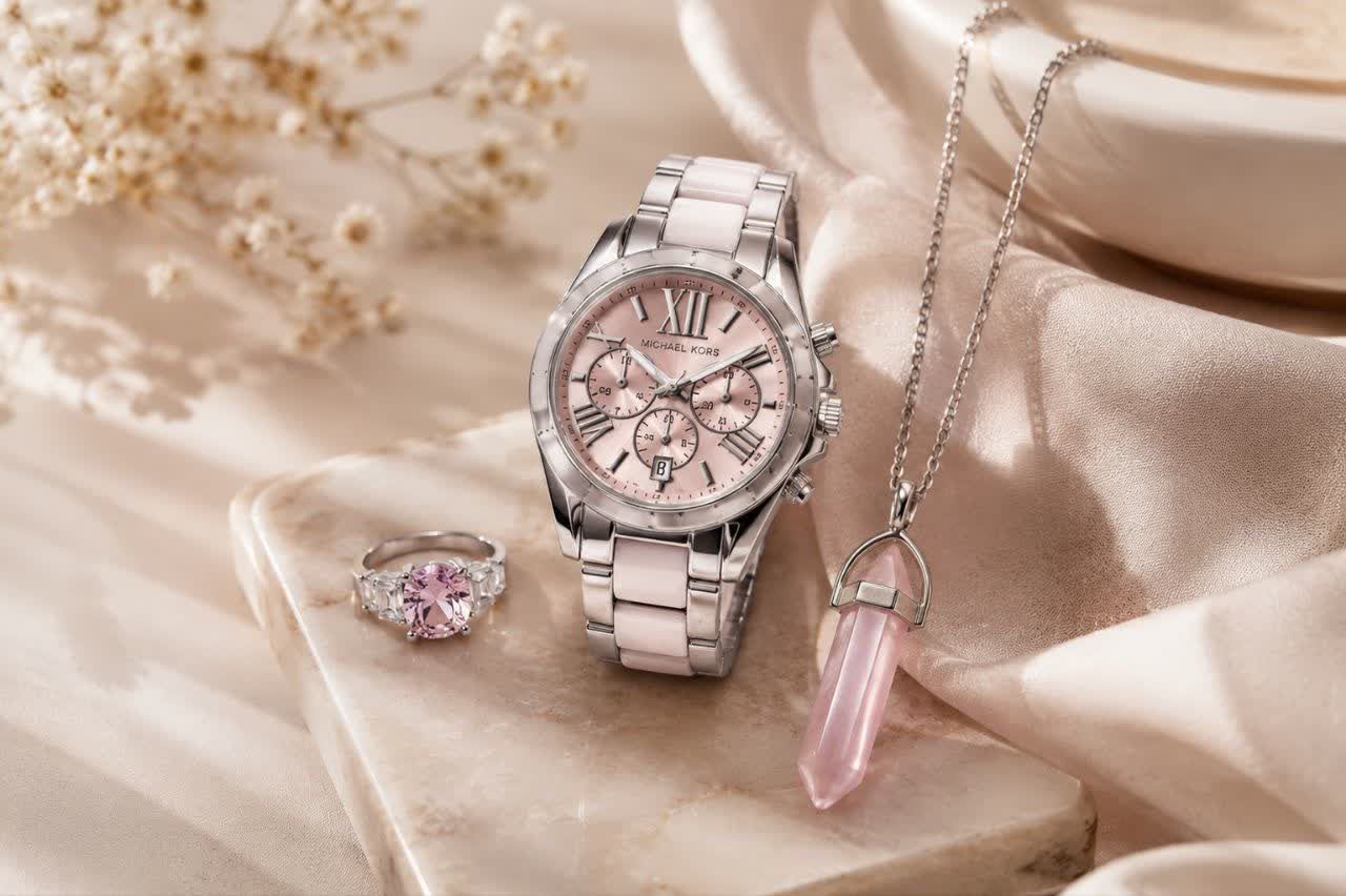 ساعت مچی زنانه MICHAEL KORS  FOR LADY'S  ساعت   زنانه  بند  #سرامیکی   قفل مخفی  دور استیل کیفیت عالی رنگ ثابت ضدآب  سایز صفحه حدود 30میلیمتر