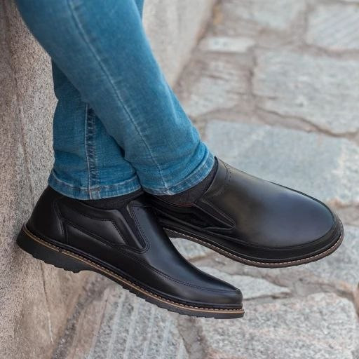 کفش جدید مردانه مدل آرش🔥👟 ✅جنس رویه چرم صنعتی ✅زیره از pvc ✅دور دوخت شده ✅️سایزبندی 40 تا 44 ✅در رنگ بندی ✅️ارسال فوری 🖌 رنگ بندی : عسلی - مشکی - کرمی ⚜️ سایز ها : 40 - 41 - 42 - 43 - 44