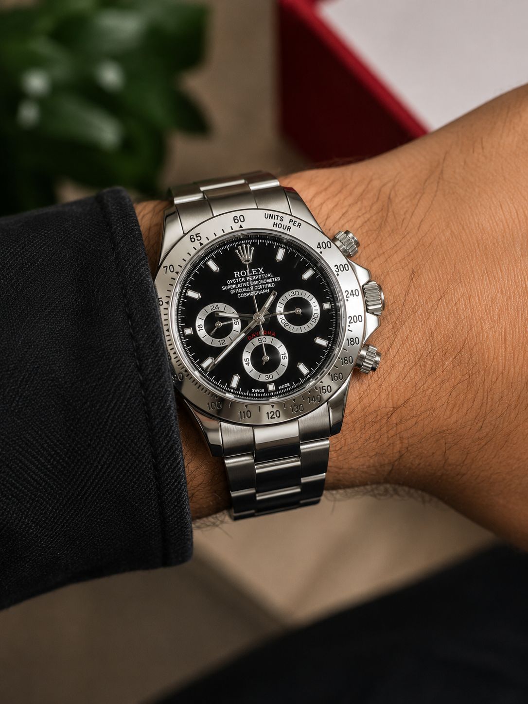 ساعت مچی مردانه برندرولکس - Rolex ✅جنسیت آقایان ✅تعداد موتورسه موتوره (کرنوگراف) ✅نوع ریسینگ, کلاسیک ✅شکل صفحه گرد ✅جنس بدنه استیل ✅جنس بنداستیل ✅رنگ صفحه مشکی ✅رنگ قاب مشکی, نقره‌ای ✅رنگ بندنقره‌ای ✅مقاومت در برابر آب در حد شستن دست ✅نوع شیشه صفحه معدنی ✅نوع صفحه آنالوگ ✅نوع قفل (سگک)کلیپسی ✅نوع موتوراتوماتیک, کوارتز ✅ویژگی‌هازیر ثانیه, عقربه شب ✅نما, کرنوگراف, نمایش شب و روز ✅اصالت ساخت های کپی ✅کشور سازنده موتورژاپن ✅برچسب‌های این محصول رولکس اتوماتیک ✅ رولکس باطری خور ✅  رولکس دیتونا ✅  رولکس مردانه  ✅رولکس مردانه بند استیل